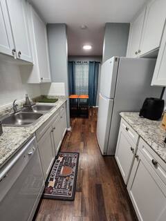 The Magnolia — kitchen