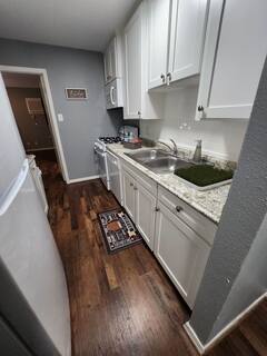 The Magnolia — kitchen
