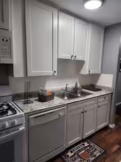The Magnolia — kitchen