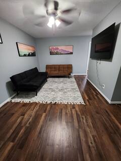 The Pecan — living room