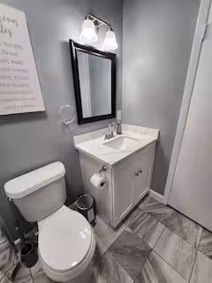 The Pecan — bathroom