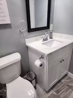 The Pecan — bathroom