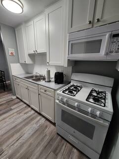 The Redbud — kitchen
