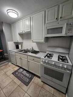 The Sweetgum — kitchen