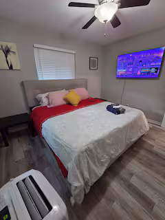 The Sycamore — bedroom