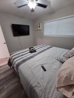 The Sycamore — bedroom