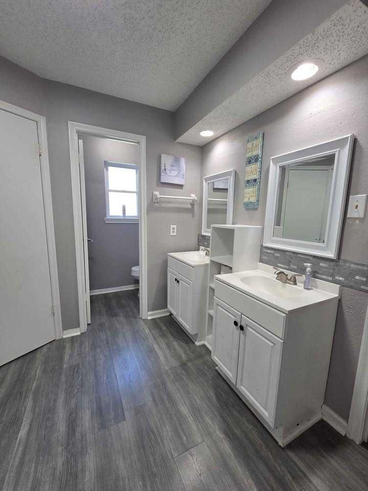 The Garden Room — private bath