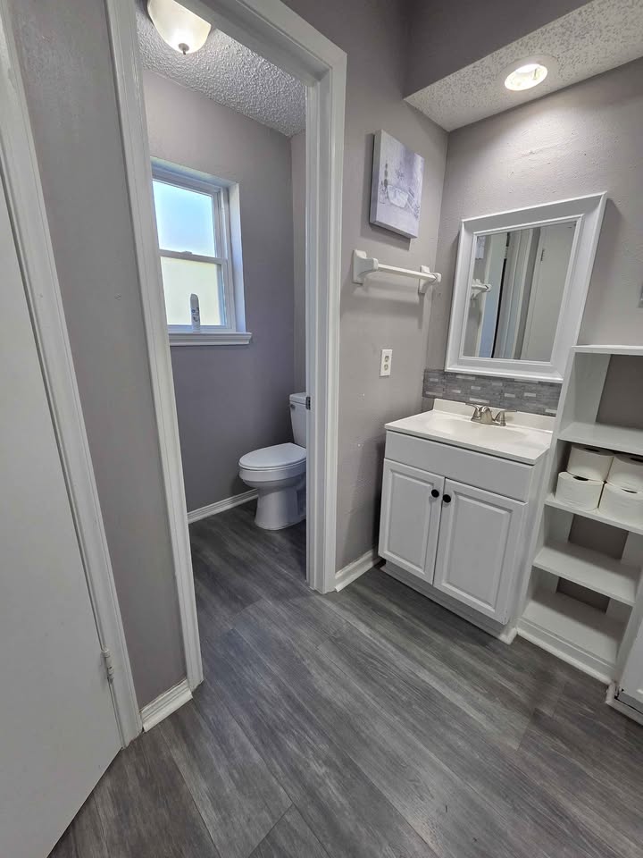 The Garden Room — private bath